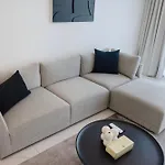 Modern 1Br With Waterfront View