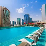 Upscale 2Br In Lively Building