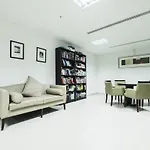 Stylish 1-Bedroom Apartment Perfect For 4 In Jbr Dubai Marina