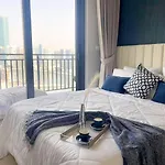 Zada Tower 1Br With Business Bay Canal Part View By Vibel