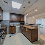 Modern 1Bdr Apartment In Business Bay