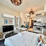 Homes 2 Retreat - Modern Studio Retreat In The Heart Of Business Bay