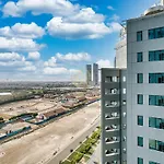 Designer 1 Bedroom Apartment In Business Bay Dubai