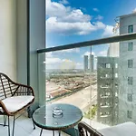 Designer 1 Bedroom Apartment In Business Bay Dubai