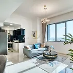 Designer 1 Bedroom Apartment In Business Bay Dubai