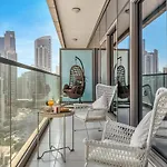 Stunning Burj View - High Infinity Pool - Cozy 2Br