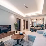 Stunning One Bed Apartment In Luxury Tower