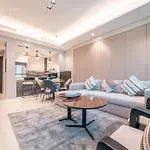 Stunning One Bed Apartment In Luxury Tower