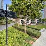 Luxurious 2Bdr Apartment With Burj Khalifa Views