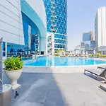 Luxury Spacious Condo In The Iconic Park Towers