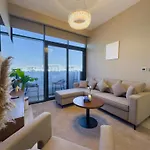 Stylish 1Br High Floor City View