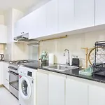 Stylish 1Br In Binghatti Gateway