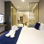 Stylish Studio Apartment In Dubai With Pool & Gym