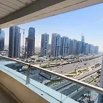 Marina Nest - Spacious One Bed Apt In Marina With A View Near Metro And Tram