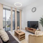 Stylish 1-Bedroom Retreat In Amal Tower Sports City