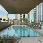 Luxurious Downtown Views 2 Bedrooms Holiday Home