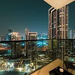 Act One Act Two - Close To Dubai Mall & Burj Khalifa - Downtown Dubai - Luxury Apartments By Canvas Holiday Homes