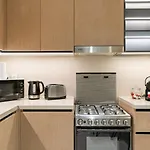 First Class 3Br Luxurious Downtown Getaway