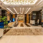 5 Star 2Br W & Infinity Pool Full Canal & Burj Views
