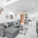 Spacious Studio For 4 In The Heart Of Business Bay