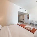Luxurious Apartment With Burj Khalifa & Canal Views