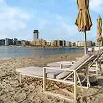 Luxury Spacious 2 Bedroom Private Beach And Views