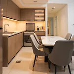 Tick - Burj Crown Luxury 2Br W Balcony & Pool View