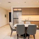 Tick - Burj Crown Luxury 2Br W Balcony & Pool View