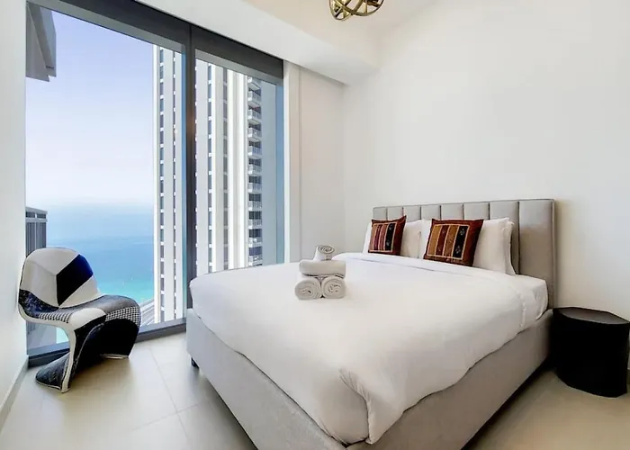 5242 Tower 2 - Light One Bedroom