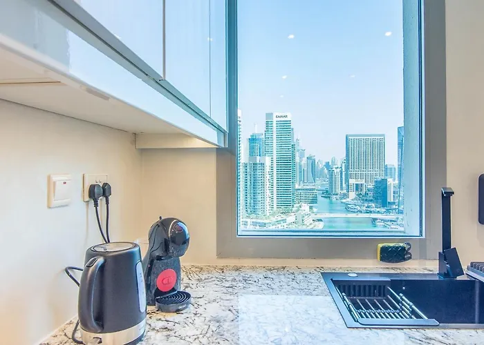 Stunning Marina View - 2Br High Floor