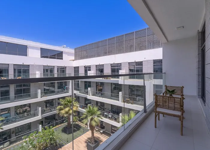 Tropical Oasis Apartment In Meydan By Suiteable