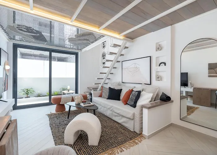 Fashionable Loft With Catamaran Net In Jvc