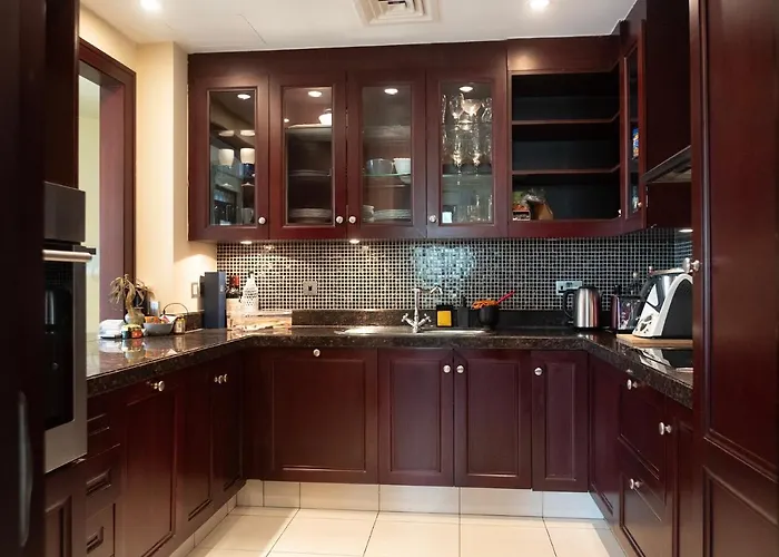 Modern City Retreat Close To Burj Khalifa And Steps From Dubai Mall