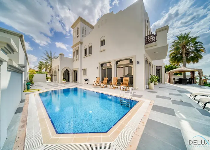 Seaside 5Br Villa With Assistant\'S Room And Beach Access On Palm Jumeirah By Deluxe Holiday Homes