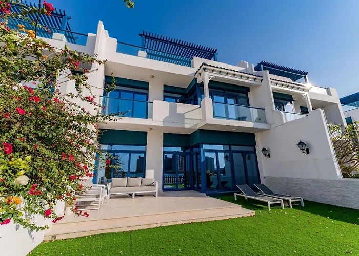 Private 5 Bedroom Beach Villa