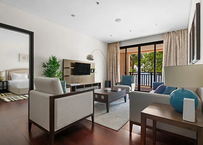 Stonetree - Luxury 2 Bedroom - Beach Access
