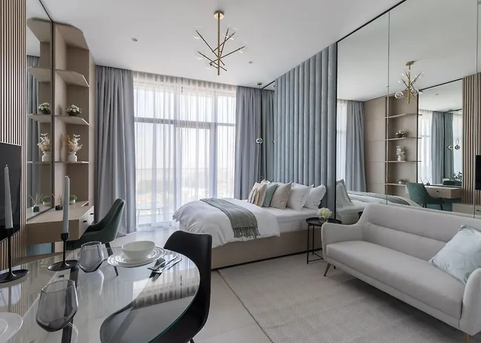 Cozy Studio In Westwood By Imtiaz