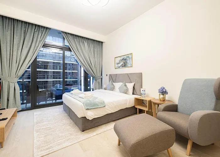 Elegant Studio With Terrace 7 Min Burj Khalifa