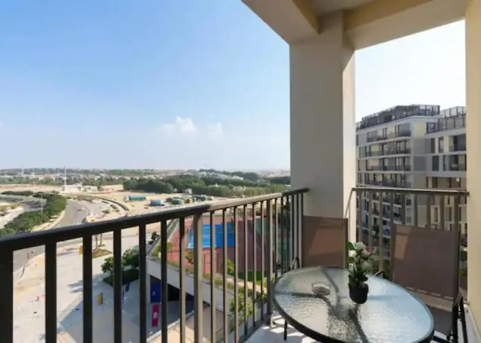 Elegant 2Br Mesk 1 Apt With Stunning Urban Views By Vibel
