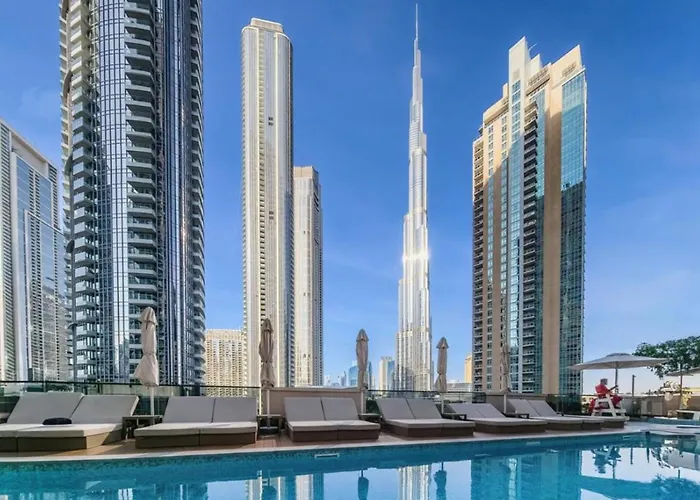 Downtown 2 Bed With Poolside Burj Khalifa View