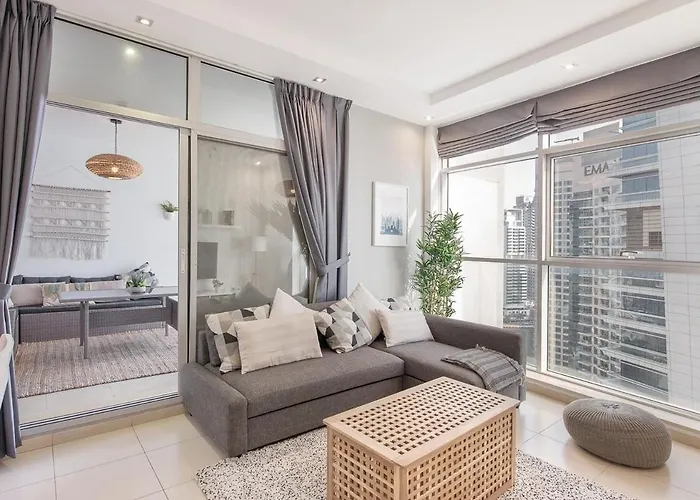 Eye-Captivating 3Bedroom Apartment Near The Beach In Dubai Marina