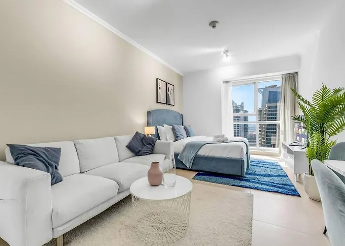 Waves - Charming Studio With Lake Views Close To Metro