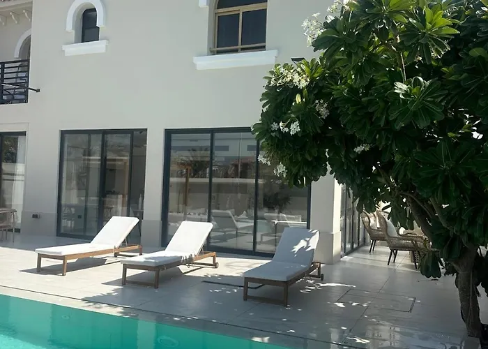 Luxurious Villa 5Bhk With Pool Bbq And Full Time Housemaid Assistance - Live In