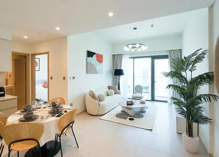 Cozy 1-Br In The Heart Of Dubai With Skyline Views