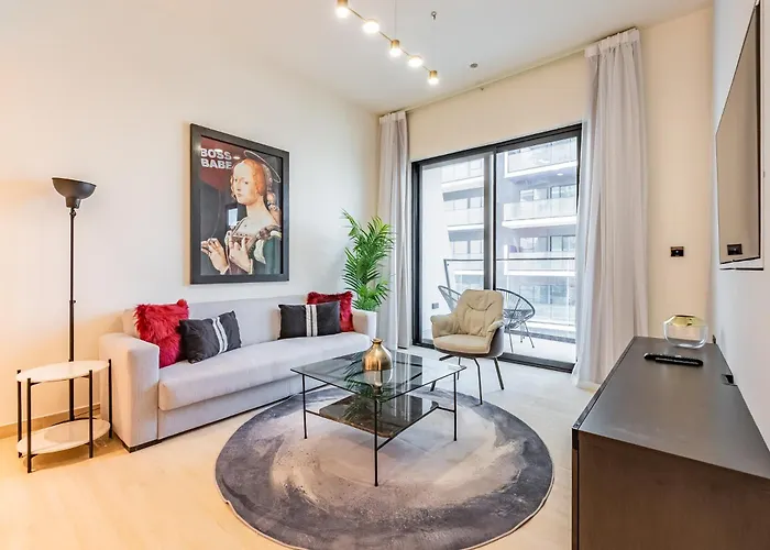 Modern Retreat In This Unique Building In Jvc