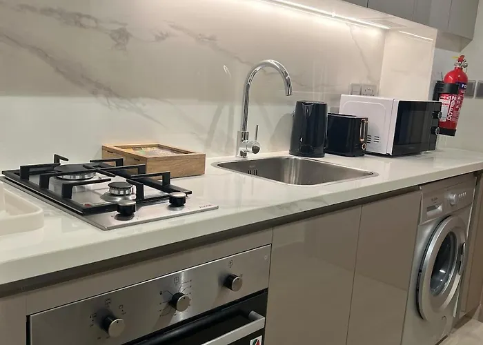 Brand New Studio Near Burj Khalifa & Dubai Mall