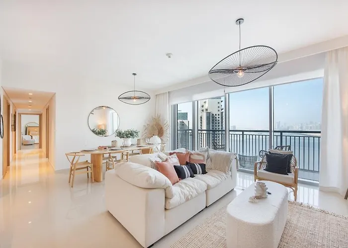 Stylish Cozy 3-Bedroom Apartment With Harbour Views In Dubai Creek Harbour