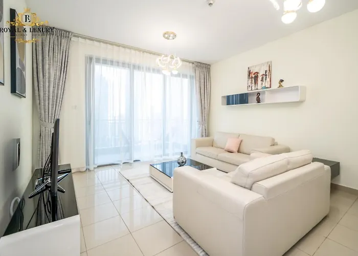 Chic 1-Bedroom Haven In Standpoint A Tower, Downtown Dubai