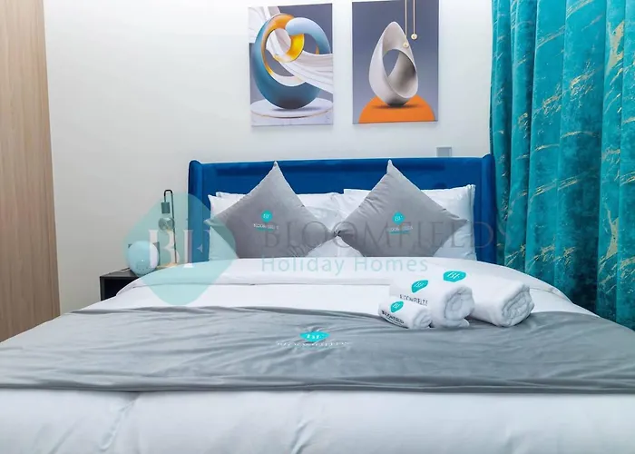Bloomfields Cozy Stu In Azizi Riviera Meydan