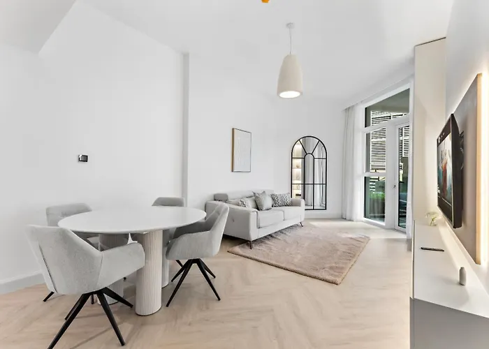 Exclusive 1Br Big Layout 5 Mins Form Burj Khalifa